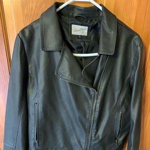 Like new Universal Thread Goods CO. XL black coat